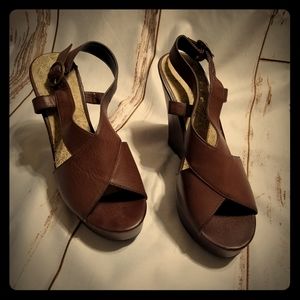 Brown wedges